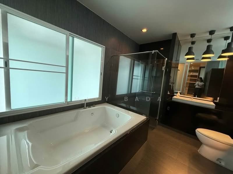 undefined, Bangkok, Saphan Sung, Bangkok, 4 Bedrooms, 350 sqm, Single Detached House For Rent, by Emily Bada, 500311731 - DDproperty.com