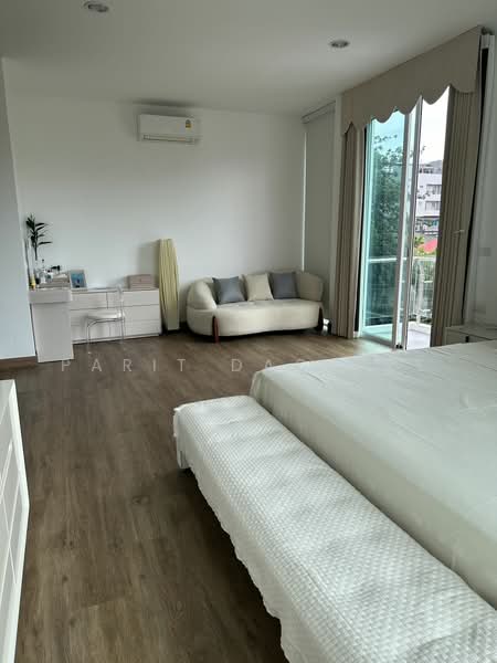Rama 9 Soi55, Bangkok, Suan Luang, Bangkok, 4 Bedrooms, 800 sqm, Single Detached House For Rent, by Parit Daolert, 500311816 - DDproperty.com