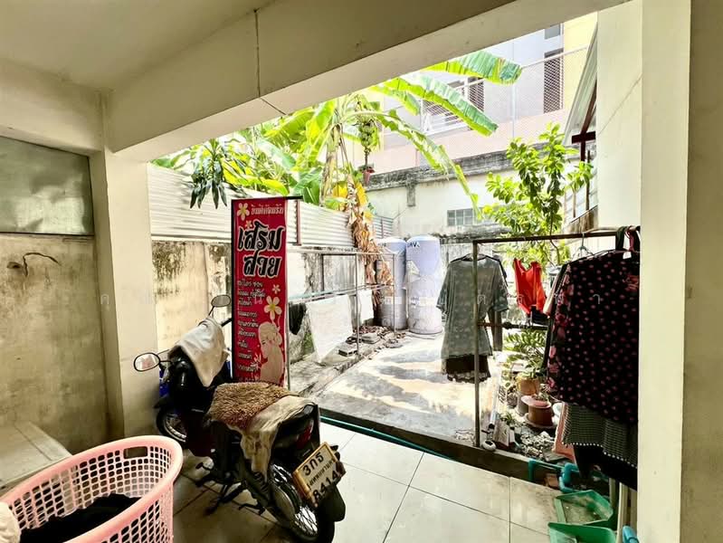 ทาวน์เฮ้าส์ 2 ชั้น 30.1 ตร.ว. ทาวน์เฮ้าส์ ซอยชานเมือง2 ถนนมิตรไมตรี, Bangkok, ถนนมิตรไมตรี, Huai Khwang, Bangkok, 5 Bedrooms, 130 sqm, Townhouse For Sale, by คุณ วีนัสรา บุตรพา (เมล), 500311859 - DDproperty.com