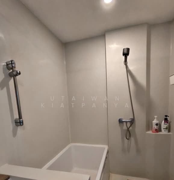 Blossom Condo @ Sathorn-Charoenrat, Bangkok, Charoen Rat Road, Thung Wat Don, Sathon, Bangkok, 2 Bedrooms, 62 sqm, Condo For Rent, by Utaiwan Kiatpanya, 500311871 - DDproperty.com