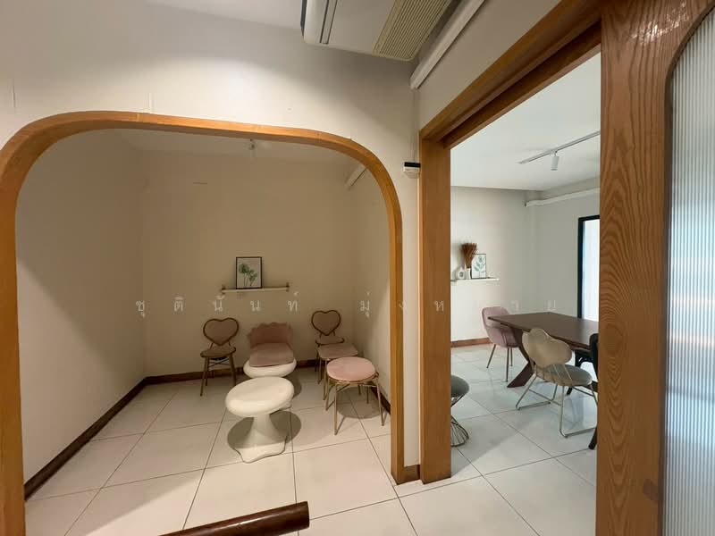 Reatil Space for Rent in Asok BTS 5 Minutes Walk Ideal for Restaurant Bar, กรุงเทพ, คลองเตยเหนือ, วัฒนา, กรุงเทพ, 110 ตร.ม., พื้นที่ขายของ ให้เช่า, โดย Chutinun Mungmai, 500311874 - DDproperty.com