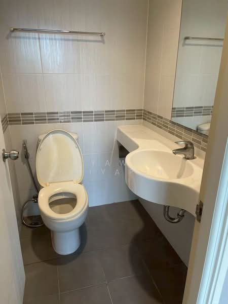 Lumpini Park Rama 9-Ratchada, Bangkok, 888 Chaturathit Road, Bang Kapi, Huai Khwang, Bangkok, 2 Bedrooms, 52 sqm, Condo For Rent, by Piyawan Maiyapan, 500311915 - DDproperty.com
