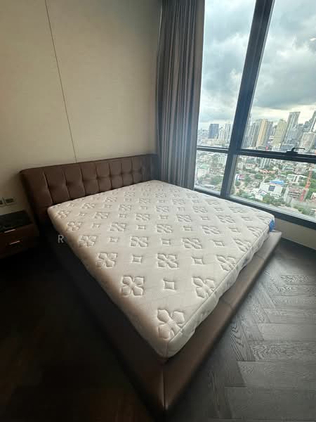 The Esse Sukhumvit 36, Bangkok, Soi Sukhumvit 36, Sukhumvit Road, Phra Kanong, Khlong Toei, Bangkok, 1 Bedroom, 42 sqm, Condo For Rent, by Sarawut Ratchawong, 500312030 - DDproperty.com
