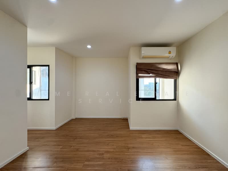 Baan Klang Muang The Edition Rama 9-Pattanakarn, Bangkok, Motorway Road, Prawet, Bangkok, 4 Bedrooms, 222 sqm, Townhouse For Rent, by HOME Real Estate Service, 500312050 - DDproperty.com