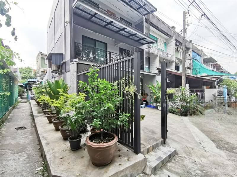 ทาวน์โฮม 3 ชั้น 27 ตร.ว. ทาวน์โฮม ซอยศรีบูรพา15 ถนนนวมินทร์, กรุงเทพ, ถนนนวมินทร์, คลองจั่น, บางกะปิ, กรุงเทพ, 130 ตร.ม., ทาวน์เฮ้าส์ ขาย, โดย คุณ ชนะพันธุ์ แก้วศรีพจน์ (ต่อ), 500312163 - DDproperty.com