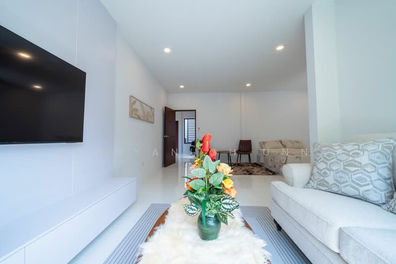 6-BR House, Chon Buri (Pattaya), Nong Pru, Bang Lamung (Pattaya), Chon Buri (Pattaya), 6 Bedrooms, 320 sqm, Single Detached House For Sale, by Boonyanuch Unna, 500312177 - DDproperty.com