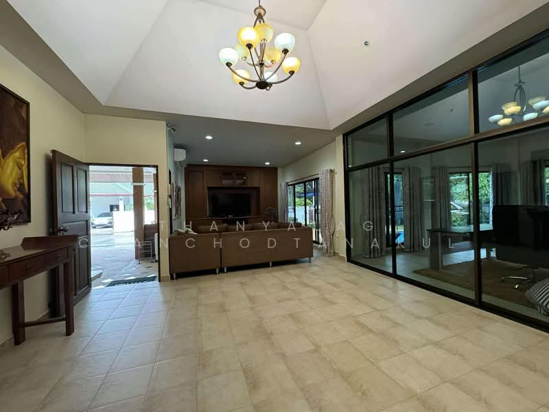 5-BR Villa, Chon Buri (Pattaya), Nong Pru, Bang Lamung (Pattaya), Chon Buri (Pattaya), 5 Bedrooms, 400 sqm, Villa For Sale, by Thanyalag Chanchodtanakul, 500312242 - DDproperty.com
