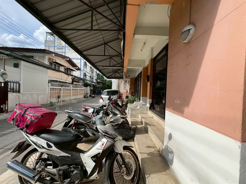 อพาร์ทเม้นท์ 4 ชั้น 53 ตร.ว. อพาร์ทเม้นท์ ซอยรัชดาภิเษก7 แยก 1-13 (ซอยชานเมือง 6), Bangkok, ถนนรัชดาภิเษก, Din Daeng, Bangkok, , 300 sqm, Business For Sale, by คุณ สุดาวรรณ พลอยแดง (แอน), 500312302 - DDproperty.com