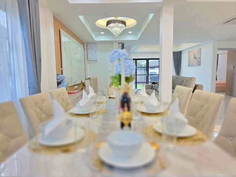 EDGE Central Pattaya, Chon Buri (Pattaya), Pattaya Sai Song, Bang Lamung, Bang Lamung (Pattaya), Chon Buri (Pattaya), 4 Bedrooms, 360 sqm, Condo For Sale, by Vikrant Kokar, 500312516 - DDproperty.com