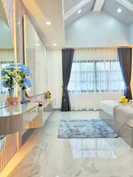 EDGE Central Pattaya, Chon Buri (Pattaya), Pattaya Sai Song, Bang Lamung, Bang Lamung (Pattaya), Chon Buri (Pattaya), 4 Bedrooms, 360 sqm, Condo For Sale, by Vikrant Kokar, 500312516 - DDproperty.com