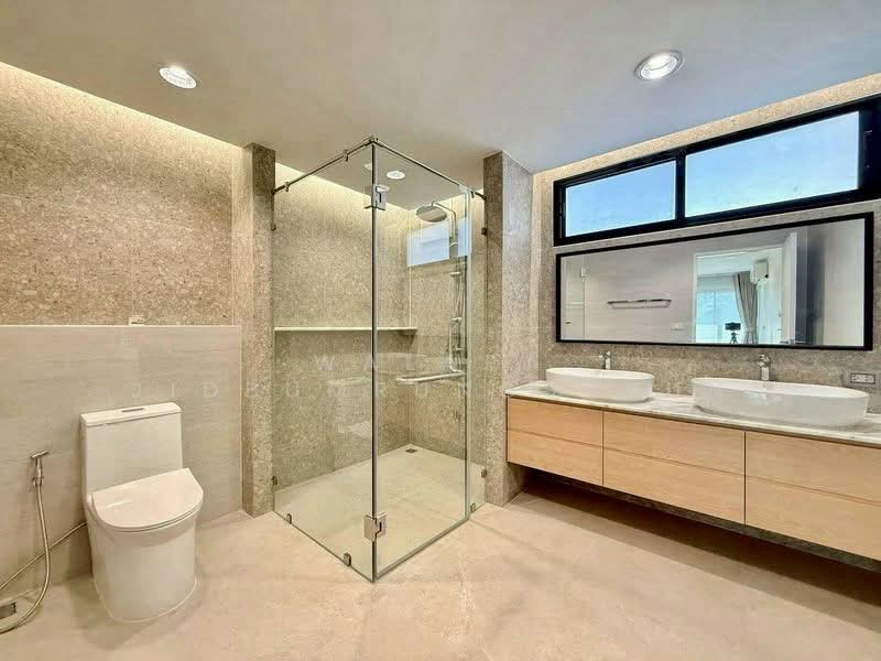 4-BR Townhouse, Bangkok, Silom, Bang Rak, Bangkok, 4 Bedrooms, 334 sqm, Townhouse For Rent, by Walapa Jidbumrungsakun, 500312589 - DDproperty.com