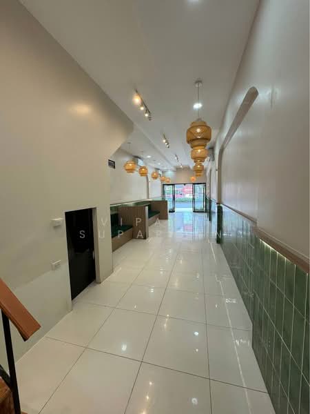 3-BR House, Bangkok, Bang Chak, Phra Khanong, Bangkok, 3 Bedrooms, 311 sqm, Single Detached House For Rent, by Vipada Supaporn, 500312786 - DDproperty.com