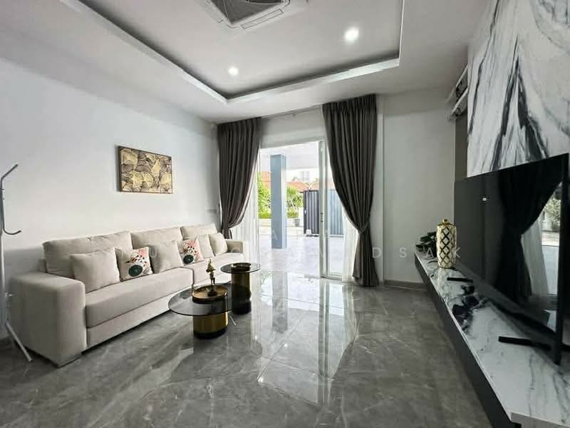 undefined, Chon Buri (Pattaya), Nong Pru, Bang Lamung (Pattaya), Chon Buri (Pattaya), 4 Bedrooms, 288 sqm, Single Detached House For Rent, by Jirapat Chuangsawadsak, 500312904 - DDproperty.com