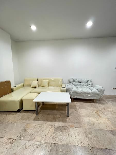 Witthayu Complex, Bangkok, 1673 New Petchaburi Road, Makkasan, Ratchathewi, Bangkok, 2 Bedrooms, 85 sqm, Condo For Rent, by Naruemol Wongta, 500313014 - DDproperty.com