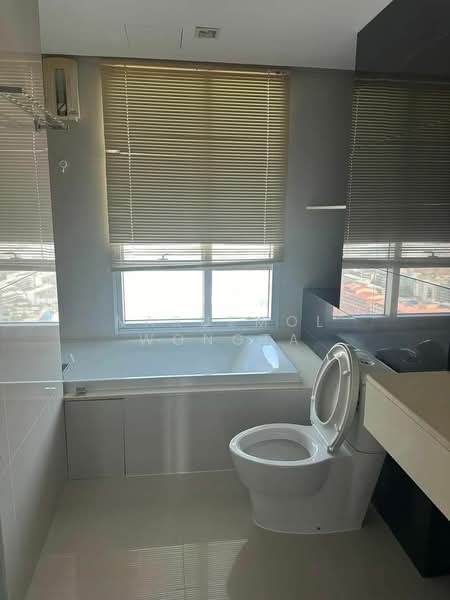 Rhythm Ratchada-Huaikwang, Bangkok, 218 Ratchadaphisek Road, Huai Khwang, Bangkok, 2 Bedrooms, 62 sqm, Condo For Rent, by Naruemol Wongta, 500313229 - DDproperty.com