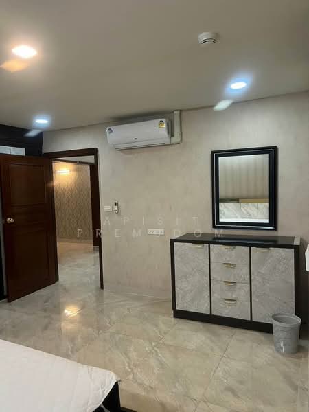President Park Sukhumvit 24, Bangkok, 99 Sukhumvit 24 Alley, Khlongtoei Nua, Watthana, Bangkok, 3 Bedrooms, 223 sqm, Condo For Rent, by Apisit Premudom, 500313489 - DDproperty.com
