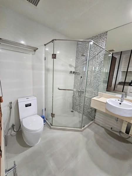 The Rajdamri, Bangkok, Ratchadamri Road, Lumphini, Pathum Wan, Bangkok, 1 Bedroom, 45 sqm, Condo For Rent, by Naruemol Wongta, 500313508 - DDproperty.com