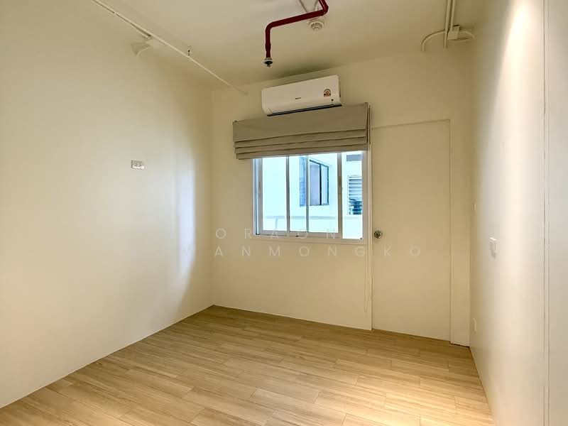 Las Colinas, Bangkok, Sukhumvit 21 Road, Khlongtoei Nua, Watthana, Bangkok, 3 Bedrooms, 200 sqm, Condo For Rent, by Oraon Suwanmongko, 500313525 - DDproperty.com