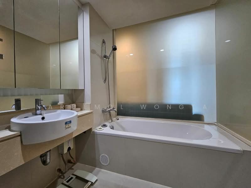 The Rajdamri, Bangkok, Ratchadamri Road, Lumphini, Pathum Wan, Bangkok, 1 Bedroom, 45 sqm, Condo For Rent, by Naruemol Wongta, 500313533 - DDproperty.com