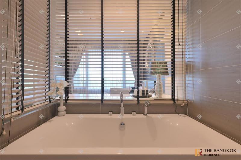 Siri At Sukhumvit, Bangkok, 902 Sukhumvit Road, Phra Kanong, Khlong Toei, Bangkok, 2 Bedrooms, 74 sqm, Condo For Rent, by Nicha Peerakittikul, 500313632 - DDproperty.com