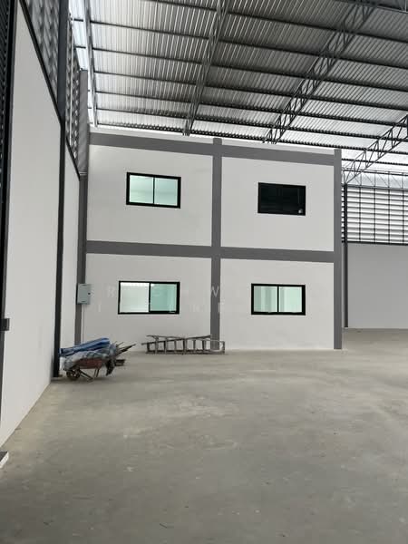 Two adjacent factory/warehouse buildings for rent in Krathum Baen, totaling 4,000 sq.m, Samut Sakhon, Suan Luang, Krathum Baen, Samut Sakhon, , 4,000 sqm, Warehouse/Factory For Rent, by RICHWELL INTERPLUS, 500313636 - DDproperty.com