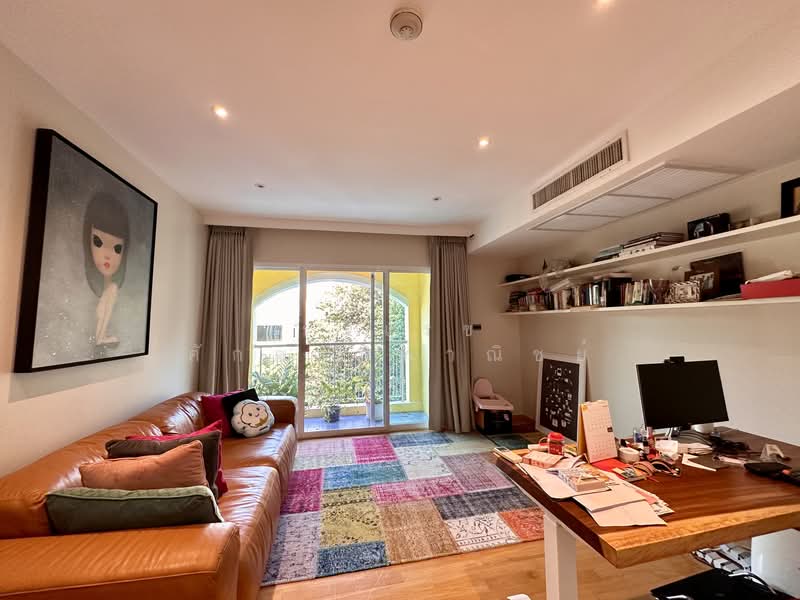 Silver Heritage, Bangkok, 96 Soi Sukhumvit 38, Phra Kanong, Khlong Toei, Bangkok, 4 Bedrooms, 303 sqm, Condo For Sale, by Rujirake Sakdapipanich, 500313659 - DDproperty.com