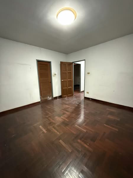 Sriwara Town in Town, Bangkok, Sriwara Road, Phlapphla, Wang Thonglang, Bangkok, 4 Bedrooms, 150 sqm, Townhouse For Sale, by Home4sale, 500313772 - DDproperty.com