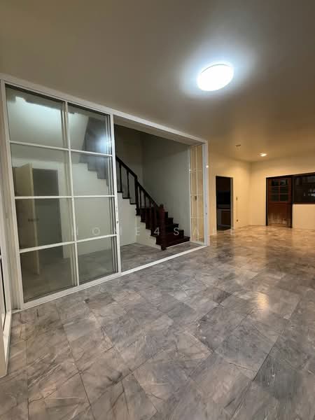 Sriwara Town in Town, Bangkok, Sriwara Road, Phlapphla, Wang Thonglang, Bangkok, 4 Bedrooms, 150 sqm, Townhouse For Sale, by Home4sale, 500313772 - DDproperty.com