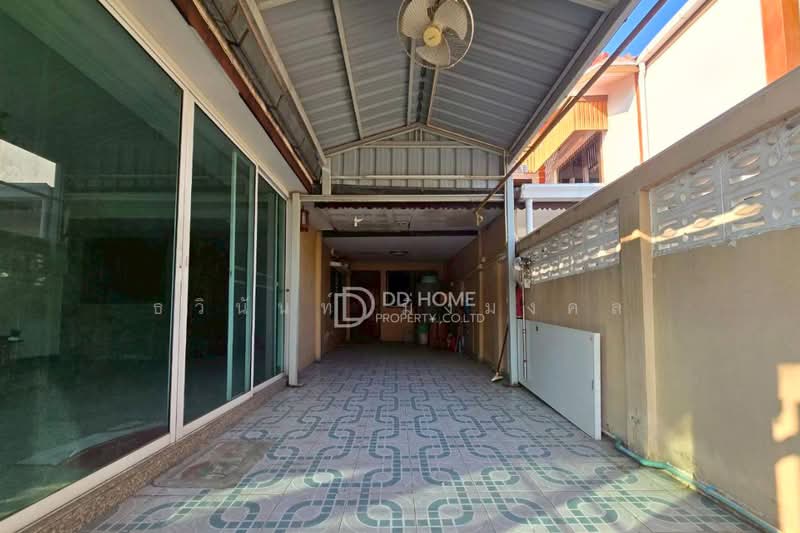 หมู่บ้านรัตนาธิเบศร์ บางใหญ่-เซ็นทรัลเวสต์เกต, Nonthaburi, Bang Rak Yai, Bang Bua Thong, Nonthaburi, 5 Bedrooms, 150 sqm, Townhouse For Sale, by ธวินันท์ มิ่งมงคล, 500313822 - DDproperty.com