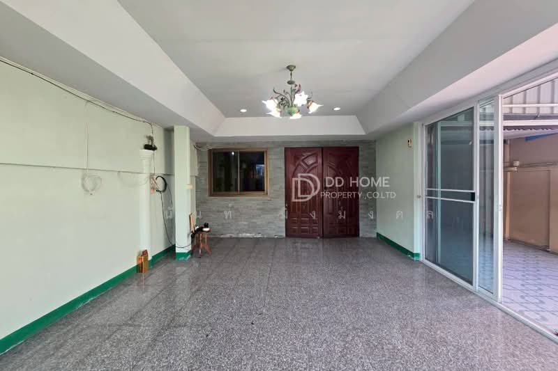 หมู่บ้านรัตนาธิเบศร์ บางใหญ่-เซ็นทรัลเวสต์เกต, Nonthaburi, Bang Rak Yai, Bang Bua Thong, Nonthaburi, 5 Bedrooms, 150 sqm, Townhouse For Sale, by ธวินันท์ มิ่งมงคล, 500313822 - DDproperty.com