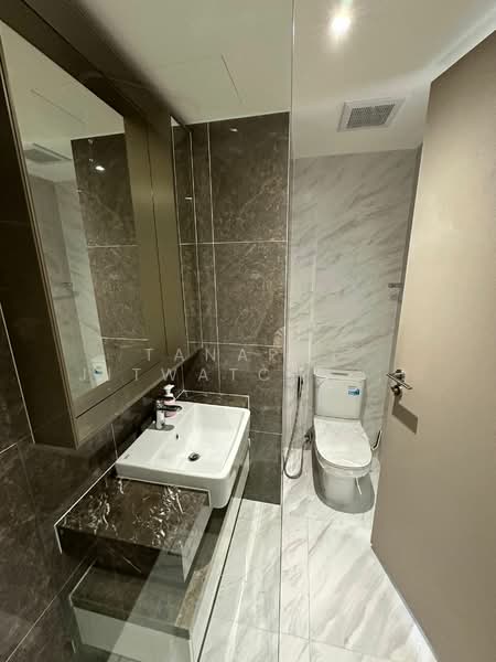 Fynn Asoke, Bangkok, 28 Sukhumvit 10 Alley, Khlong Toei, Bangkok, 1 Bedroom, 32 sqm, Condo For Rent, by Tanapat Jitwatcharakomol, 500313845 - DDproperty.com