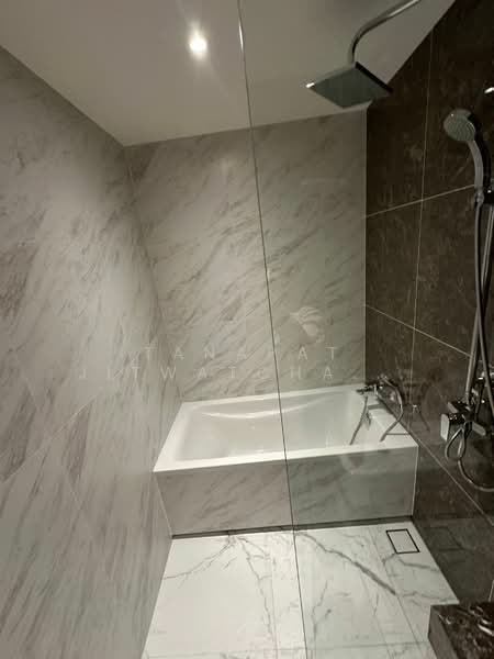 Fynn Asoke, Bangkok, 28 Sukhumvit 10 Alley, Khlong Toei, Bangkok, 1 Bedroom, 32 sqm, Condo For Rent, by Tanapat Jitwatcharakomol, 500313845 - DDproperty.com