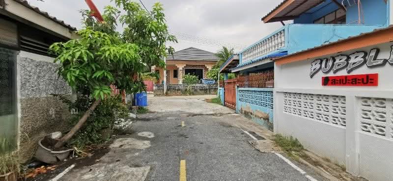บ้านแฝด 2 ชั้น ซอยวัดใหม่ผดุงเขต นนทบุรี ทำเลดี บรรยากาศเงียบสงบ ราคาคุ้ม, Nonthaburi, ถนนผดุงสวัสดิ์, Sala Klang, Bang Kruai, Nonthaburi, 2 Bedrooms, 100 sqm, Semi-Detached House (Twin House) For Sale, by คุณ รุจิวัตน์ (คิดส์), 500313902 - DDproperty.com