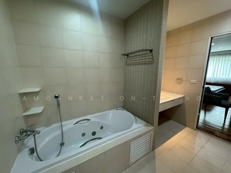 House, Bangkok, Khlong Tan Nua, Watthana, Bangkok, 3 Bedrooms, 370 sqm, Semi-Detached House (Twin House) For Rent, by Amornrat On-Thong, 500314140 - DDproperty.com