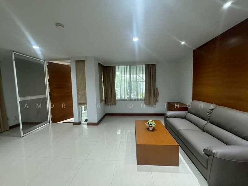 House, Bangkok, Khlong Tan Nua, Watthana, Bangkok, 3 Bedrooms, 370 sqm, Semi-Detached House (Twin House) For Rent, by Amornrat On-Thong, 500314140 - DDproperty.com