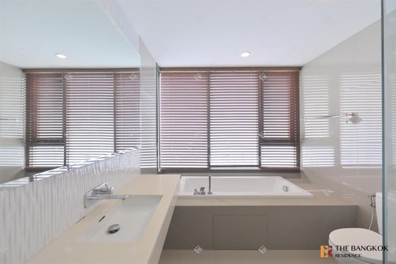 Rhythm Sukhumvit 42, Bangkok, Soi Sukhumvit 42, Sukhumvit Road, Phra Kanong, Khlong Toei, Bangkok, 2 Bedrooms, 80 sqm, Condo For Rent, by Nicha Peerakittikul, 500314285 - DDproperty.com