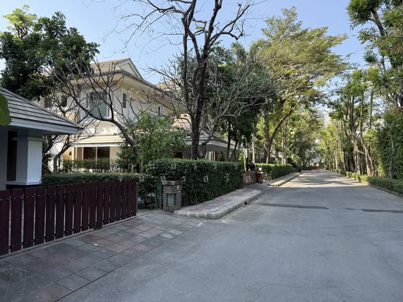 Sukhumvit 36 Garden Village, Bangkok, Khong Tan, Khlong Toei, Bangkok, 4 Bedrooms, 400 sqm, Single Detached House For Rent, by Kanokwan Jansawat, 500314315 - DDproperty.com