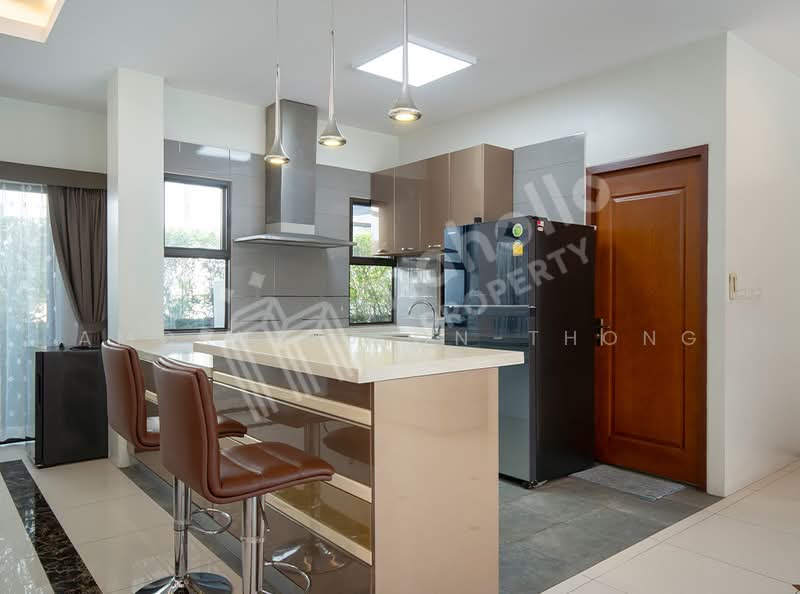 House, Bangkok, Bang Kapi, Huai Khwang, Bangkok, 6 Bedrooms, 650 sqm, Semi-Detached House (Twin House) For Rent, by Amornrat On-Thong, 500314429 - DDproperty.com