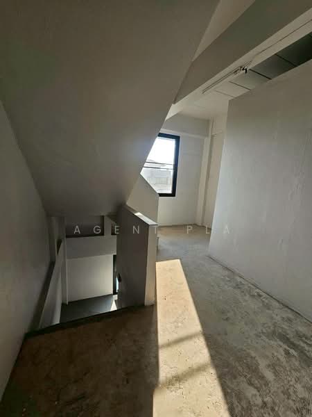 For Sale: 4-Story Commercial Building in Wachirathamsathit, Sukhumvit 101/1 (SPSAD3989), Bangkok, Bang Chak, Phra Khanong, Bangkok, , 230 sqm, Shophouse For Sale, by Agent Pla, 500314446 - DDproperty.com