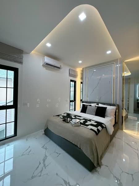 Baan Suan Lalana, Chon Buri (Pattaya), 444 Chaiyapruek, Nong Pru, Bang Lamung (Pattaya), Chon Buri (Pattaya), 5 Bedrooms, 350 sqm, Single Detached House For Sale, by Vatcharawee Rueangchatthaweeporn, 500314738 - DDproperty.com