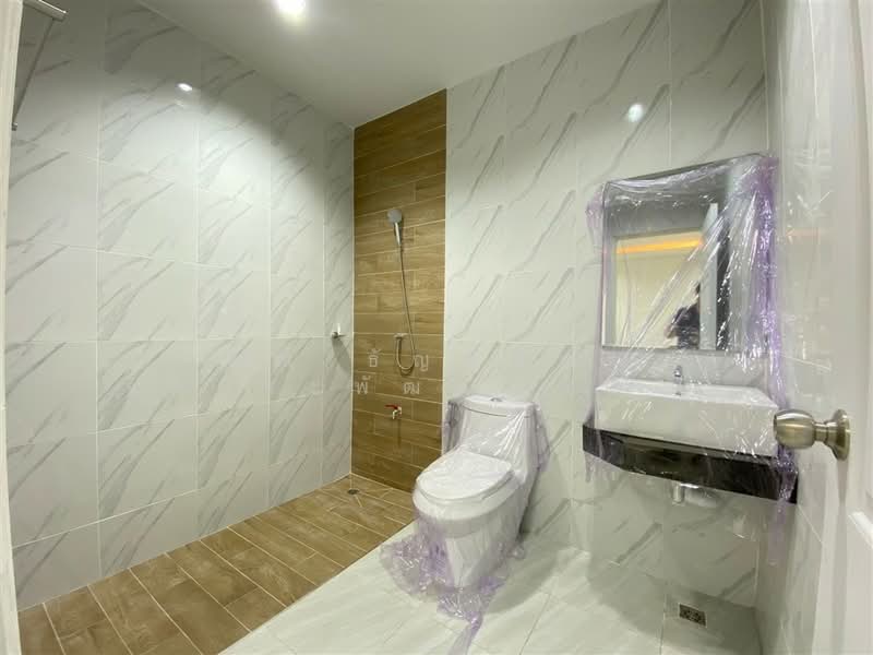 เคหะธานี 4 ซอยราษฎร์พัฒนา5, Bangkok, ถนนราษฎร์พัฒนา, Saphan Sung, Bangkok, 1 Bedroom, 100 sqm, Semi-Detached House (Twin House) For Sale, by คุณ ธัญพิสิษฐ์ จิตประพัฒน์ (โซน), 500314770 - DDproperty.com