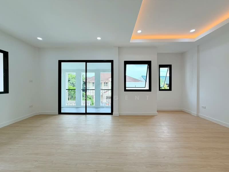 BAAN RATANAVALAI, Bangkok, Don Mueang, Bangkok, 3 Bedrooms, 135 sqm, Semi-Detached House (Twin House) For Sale, by NR AGENT, 500315099 - DDproperty.com