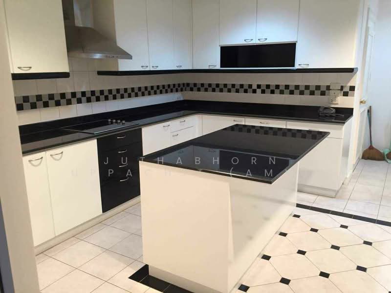 Kallista Mansion, Bangkok, 64 Soi Sukhumvit 11, Khlongtoei Nua, Watthana, Bangkok, 3 Bedrooms, 315 sqm, Condo For Rent, by Juthabhorn Uppachit (Amy), 500315128 - DDproperty.com