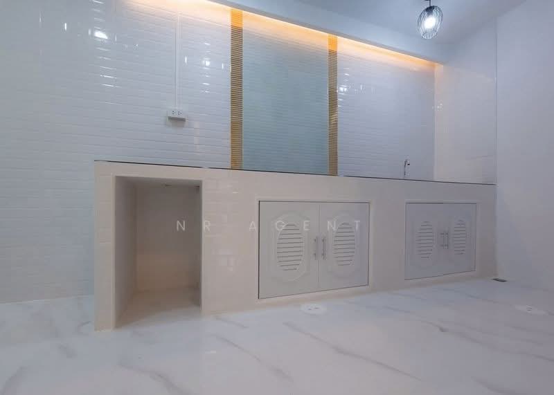 Baan Buathong 4, Nonthaburi, Ban Kluay-Sai Noi Road, Phimonrat, Bang Bua Thong, Nonthaburi, 3 Bedrooms, 79 sqm, Townhouse For Sale, by NR AGENT, 500315129 - DDproperty.com