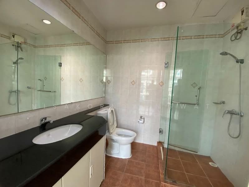 Baan Klang Krung Thonglor, Bangkok, 55 Soi Sukhumvit 55, Khlong Tan Nua, Watthana, Bangkok, 4 Bedrooms, 350 sqm, Townhouse For Rent, by Nisakorn Wingwat, 500315362 - DDproperty.com