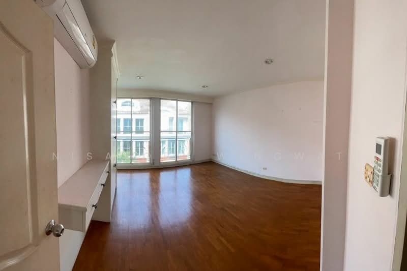 Baan Klang Krung Thonglor : บ้านกลางกรุงทองหล่อ, กรุงเทพ, 55 ซอยสุขุมวิท 55, คลองตันเหนือ, วัฒนา, กรุงเทพ, 350 ตร.ม., ทาวน์เฮ้าส์ ให้เช่า, โดย Nisakorn Wingwat, 500315362 - DDproperty.com