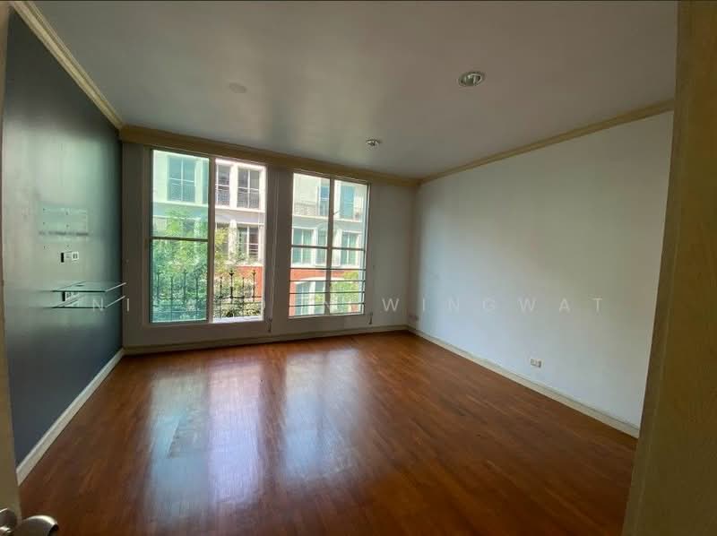 Baan Klang Krung Thonglor, Bangkok, 55 Soi Sukhumvit 55, Khlong Tan Nua, Watthana, Bangkok, 4 Bedrooms, 350 sqm, Townhouse For Rent, by Nisakorn Wingwat, 500315362 - DDproperty.com