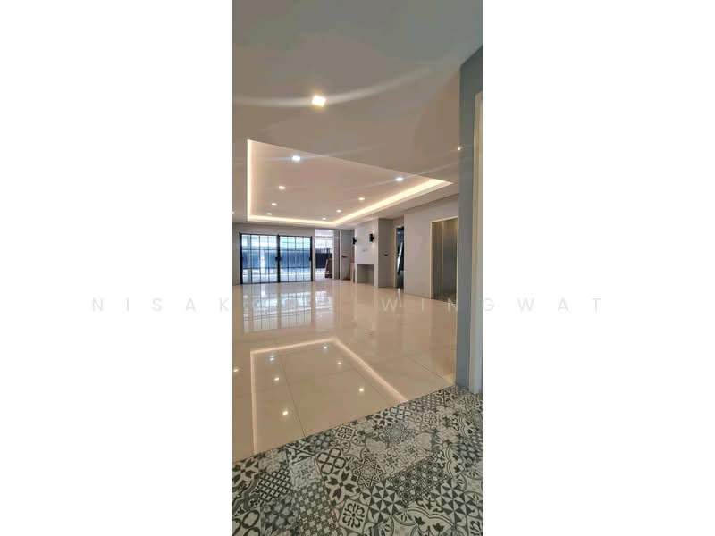 ทาวน์เฮ้าส์ 5-ห้องนอน, กรุงเทพ, บางขุนศรี, บางกอกน้อย, กรุงเทพ, 232 ตร.ม., ทาวน์เฮ้าส์ ให้เช่า, โดย Nisakorn Wingwat, 500315363 - DDproperty.com