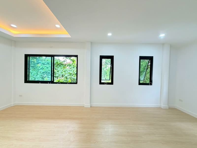 รัตนาวลัย, Bangkok, Sanam Bin, Don Mueang, Bangkok, 3 Bedrooms, 130 sqm, Semi-Detached House (Twin House) For Sale, by Angsanaporn D, 500315405 - DDproperty.com