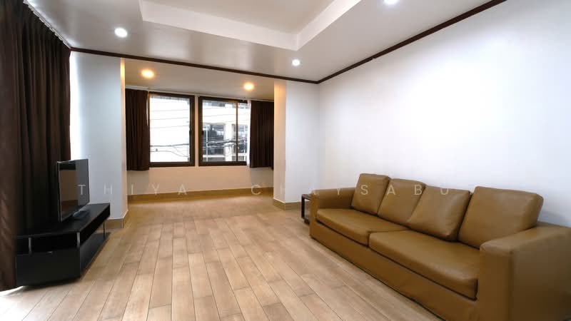 บ้านใกล้ BTSพระโขนง Pet Friend, Bangkok, Phra Kanong, Khlong Toei, Bangkok, 3 Bedrooms, 250 sqm, Townhouse For Rent, by Thiya Chaysabut, 500315430 - DDproperty.com